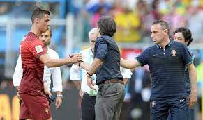 Born 3 february 1960) is a german football coach and former player. Joachim Low Se Saca Un Moco Y Le Da La Mano A Cristiano Ronaldo Libertad Digital