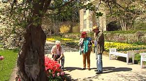 The botanischer garten der universität tübingen, also known as the botanischer garten tübingen or the neuer botanischer garten tübingen, is a botanical garden and arboretum maintained by the university of tübingen. Botanischer Garten Munchen Teil 1 Stadtrundgang Munchen Youtube