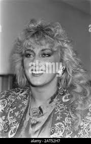 Karin Flowers's Instagram, Twitter & Facebook