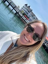 Enhance picture and remove glasses reflection?