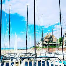Le Calme De La Plage La Legere Brise Le Ciel Bleu Houlgate Normandie Calvados Beach Sailing In 2020 Marina Bay Sands Why I Run Marina Bay