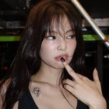 Imogen Barnett (@Immytalks)