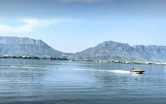 Ana Sagar Lake, Ajmer: Entry Fee, Boating Price, Timings, Images, How to Reach
