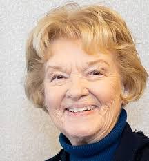 Sandra Rosete's Instagram, Twitter & Facebook