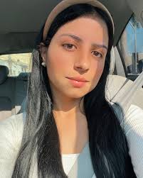 Ingrid Castelo's Instagram, Twitter & Facebook