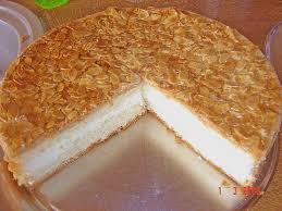 Vanillezucker und eier für 3 min. Bienenstich Von Mojekids Chefkoch Rezept Bienenstich Rezept Bienenstich Kuchen Bienenstich