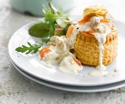 Plat Gourmand Bouchee A La Reine A La Volaille Recette Plat Repas Original Alimentation