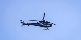 Depuis 13 heures, un hélicoptère effectue des rotations entre la toiture de l'hypermarché cora et un parking situé à l'arrière de la grande surface qui ferme ses portes à 12 h 30 le dimanche. Confinement L Helicoptere De La Gendarmerie Surprend Une Famille En Train De Bronzer Sur La Plage