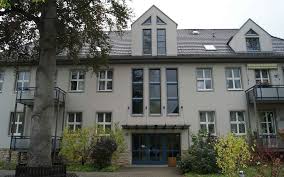 2,5raum wohnung 74m2 mit balkon, bad (wanne, dusche) 2.og ab sofort zu vermieten. Lindig Herbst Lichtenheld Rudolstadt Umbau Altersgerechte Wohnungen