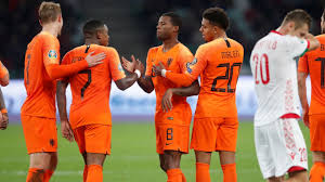 Belanda mengalahkan georgia setelah ditahan skotlandia pada pemanasan jelang piala eropa 2020. Live Streaming Belanda Vs Ukraina Di Euro 2020 Kumparan Com