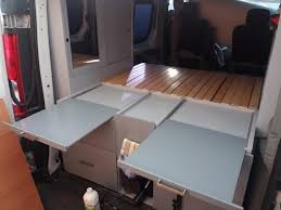 Tablettes Coulissantes Dans L Epaisseur De La Partie Fixe Du Sommier Lit Peigne Amenagement Renault Trafic Hinano Mobile Renault Trafic Trafic Renault