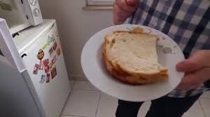 Çoğu ürün mükemmelbir mikrodalga fırında ısıtılır. Tostcu Erol Bile Bunu Yapamadi Mikrodalga Firinda Tost Yapiyoruz Youtube