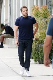 Superbad, 3,99 $ za najem, 12,99 $ za nakup, amazon.com. Jonah Hill Shows Off New Look In N Y C Instyle