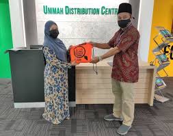 Lebih baik memberikan peluang kepada para pencarum untuk memilih kadar umur berdasarkan kepada keperluan peribadi mereka. Penyerahan Sumbangan Kepada Pengunjung Ummah Distribution Centre Udc Tabung Baitulmal Sarawak