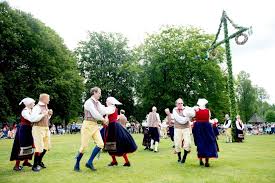 Små grodorna små grodorna, små grodorna är lustiga att se. Sa Firas Midsommar I Vaxjo