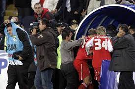 Alpay özalan i̇sviçre maçı kavga anı yaşananlar. Serhat Akin Dan Olayli Isvicre Macina Dair Itiraflar Evrensel