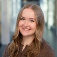 Elizabeth Melcher's Instagram, Twitter & Facebook