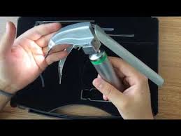 Direkt laringoskopi (genellikle) hasta sırt üstü yatarken yapılır; Seamed Maxlite Flexible Laringoskop Youtube