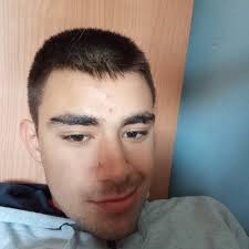 Qué satisfacción volver a usar teléfonos pequeños. El iPhone 13 Mini y,  sobre todo, el delgadísimo iPhone 6s, son una experiencia muy agradable en  mano en comparación a mi iPhone 15 Pro Max.