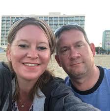 Nancy knows how to cook Mary knows how to kiss Nandi knows how to clean  Wendy is good in bed, Who should I marry