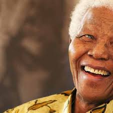 Nelson Mandela förd till sista vilan