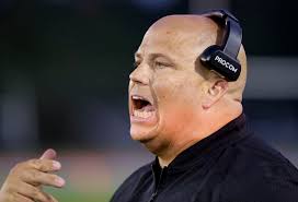 Holy Cross-De La Salle got close late. Here's how it ended.