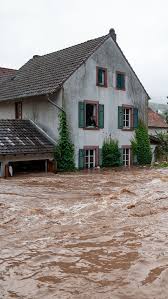 A qué ciudades afecta y cuántos muertos hay también en bélgica hay diluvios e inundaciones y al menos 42 personas murieron, anegadas por el agua. Amzrktr9y3fhum