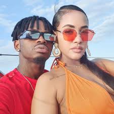 Diamond platnumz has hired a personal bodyguard to protect his sweetheart ahead of their wedding in february 2019. Its Over Tanasha Donna Finally Dumps Diamond Platmunz Deletes All His Photos And Brands Him Narcissist Routine Blast