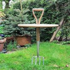 Gartentisch Selber Bauen Gartenmobel Bastelideen In 2020 Portable Garden Diy Outdoor Furniture Recycled Garden