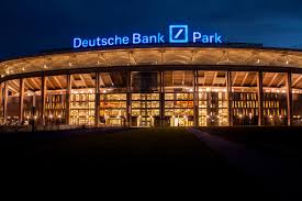 Mit der deutsche bank park direkt nebenan und vielen sportstätten in unmittelbarer umgebung ist für das „aktive leibliche wohl gesorgt! Dachwerbeanlage Deutsche Bank Park Nordlicht Gmbh