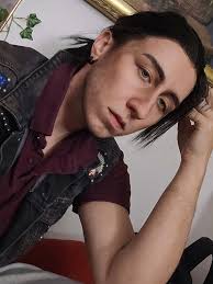 My bestie told me I'd make a good Silco.. so I grabbed my make-up and gave  it a try. Also the artbook is GORGEOUS.