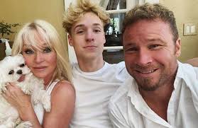 Uno de los hijos de los BackStreet Boys, a sus 19 años, es cantante country