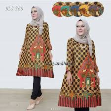 Banyak model baju tunik yang juga bisa dipakai untuk keseharian anda. 40 Model Tunik Batik Kerja Kombinasi Terbaru 2021