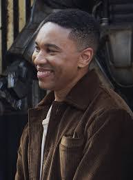 Aaron Elton's Instagram, Twitter & Facebook