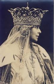 Oaspeti ii sunt lui carol i principele alexandru de battenberg, al bulgariei, mult pretuit de familia regala a româniei, tarul ferdinand, urmasul lui alexandru, deloc stimat la curte, regele gustav al suediei, reginele ema a olandei si maria theresa a bavariei. Regina Maria Si Marea Unire De La 1 Decembrie 1918 DeÈ™tepÈ›i Ro