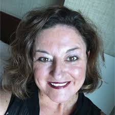 Robyn Marlow's Instagram, Twitter & Facebook