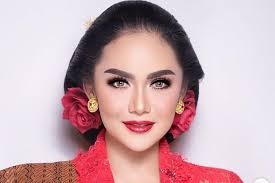 Detail dan Harga Hermes So Kelly yang Dipakai KD Blusukan ke Pasar