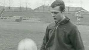 Erstklassige nachrichtenbilder in hoher auflösung bei getty images Franz Beckenbauer S 90 Day Ban On Football Activity Revoked By Fifa After 15 Days Daily Mail Online