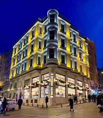 Marele bazar este considerata a fi una dintre cele mai mari piete acoperite din intreaga lume, cu mii de magazine si buticuri, intinse pe mai bine de 60 de strazi si cu mai multe porti de intrare. Meserret Palace Hotel Special Category Istanbul PreÈuri Actualizate 2021