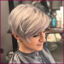 In dieser zeit wollten alle modeaffinen frauen aussehen, wie modeikone lesley lawson. Pin Auf Bilder Von Pixie Frisuren 2019
