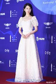 The Princess Iu At The 55th Baeksang Arts Awards Gaun Karpet Merah Gaun Untuk Acara Gaya Model Pakaian