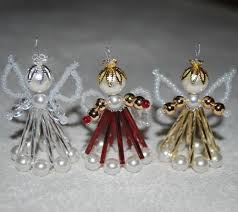 Andelicek Andilek Z Koralku Vhodne Nejen Jako Ozdubka Ale I Drobny Darecek Ci K Maslicce Na Darecek Beaded Christmas Ornaments Christmas Bead Xmas Ornaments