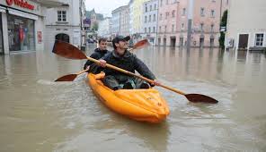 10 vom 15.07.21, 09:30 uhr die hochwasserwellen sind weitestgehend abgelaufen, lediglich zwei pegel befinden sich noch in meldestufe 2. Foto Hochwasser Passau Fluten Passau Boat Visual