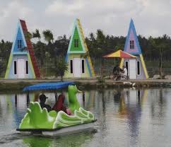 Idul adha 1439 h, kita liburan ke banyuwangi. Travel Paket Wisata Heboh Rumah Unik Di Umbul Bening Waterpark Banyuwangi