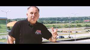 Oricât de puternic eşti sau crezi că eşti, când se confirmă că eşti infectat cu acest nenorocit de virus, încep sa se schimbe un pic valorile în cap. Premiera Academia Titi Aur Curs Online De Conducere Defensiva Youtube