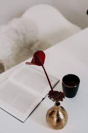 Ein grober kreis und eine querstrebe aus draht bilden das gerüst des kinderdrachens. Interior Fasten Ur Seatbelts