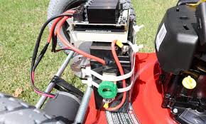 A nosey driver stops and tries to catch remote control lawn mower!!! How To Build A Remote Controlled Lawnmower Never Push A Mower Again Macsources By Macsources Medium