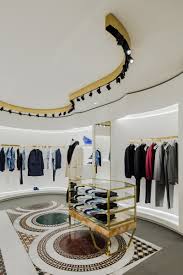 Neuer Versace Store In Lissabon Versace Mosaikmuster Lissabon