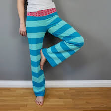 Yoga hosers is a 2016 american comedy horror film written and directed by kevin smith. Freizeithose Yogahose In 3 Varianten A4 A0 Beamer