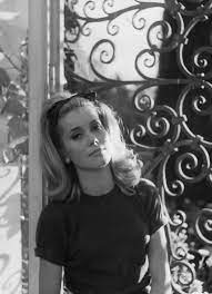 Check spelling or type a new query. Catherine Deneuve 24 Femmes Per Second